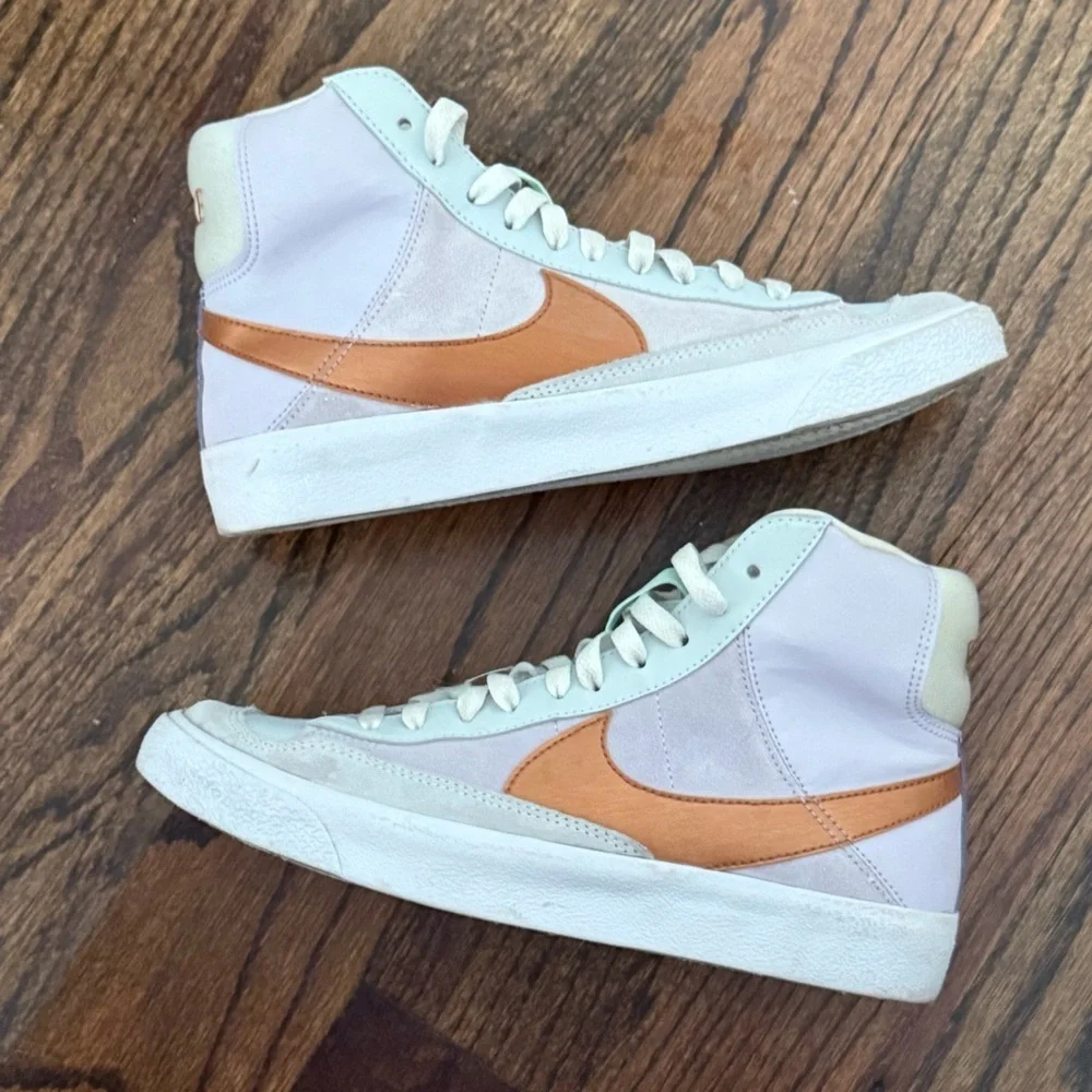 NIKE BLAZER MID 77 GRADE SCHOOL BARELY GRAPE COOPER METALLIC YOUTH